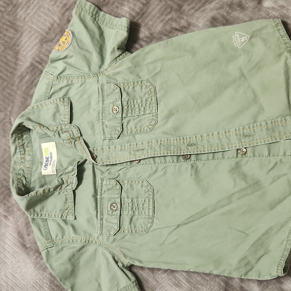 Green Short Sleeve Button-Up Shirt